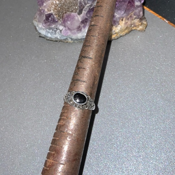 Vintage 925 Onyx Ring w/ Ornate Scrollwork Sz 6 - Picture 11 of 15